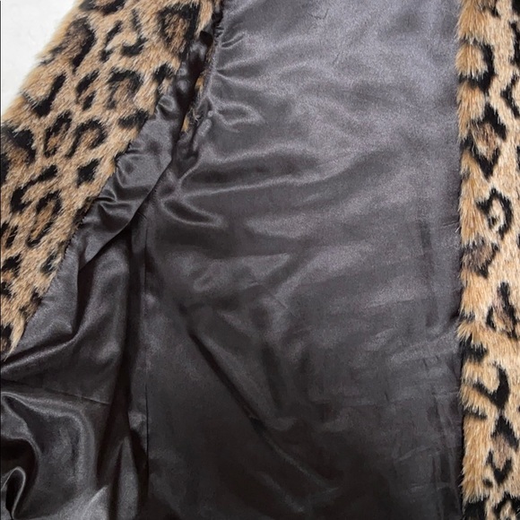 Leopard Vest (small) - Picture 4 of 4